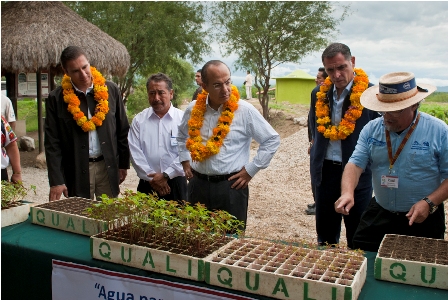 Pide Calderón replicar proyectos sociales a favor del agua en Oaxaca y Puebla