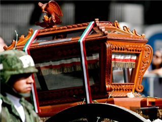 Trasladarán restos de Héroes de la Patria de Palacio Nacional al Monumento a la Independencia