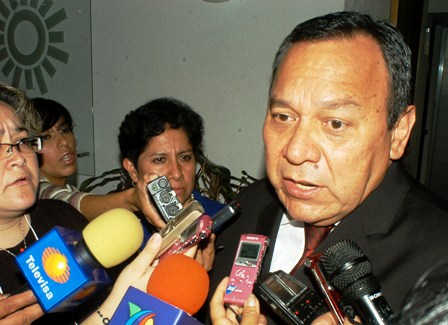 Posible juicio político a ex titulares de PGR y Gobernación, anuncia Zambrano líder del PRD