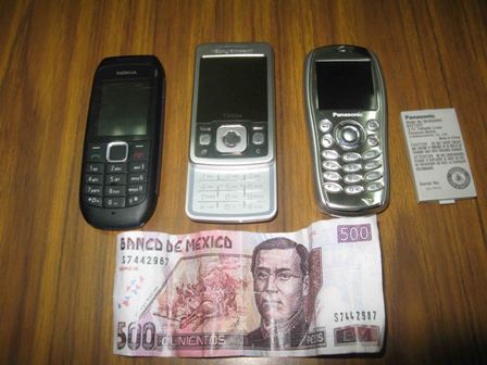 Reportan tres detenidos por robo, daños y violencia intrafamiliar