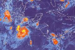 EL HURACAN DORA SE FORTALECE A SU PASO FRENTE A COSTAS MEXICANAS