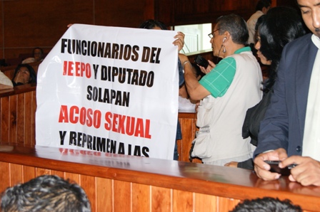 Denuncia acoso sexual trabajadora de Educación ante la Cámara de diputados de Oaxaca