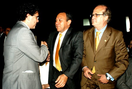 PRD con candidato propio al DF; Monreal no es perredista: Zambrano