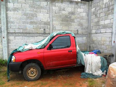 Incauta AEI 3 vehículos durante cateo, en Tlaxiaco