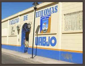 Regresión de la facultad de Idiomas de la UABJO, provoca Rufino Vásquez