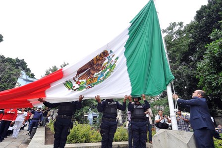 Conmemoran aniversario luctuoso del general Antonio de León, en la Alameda