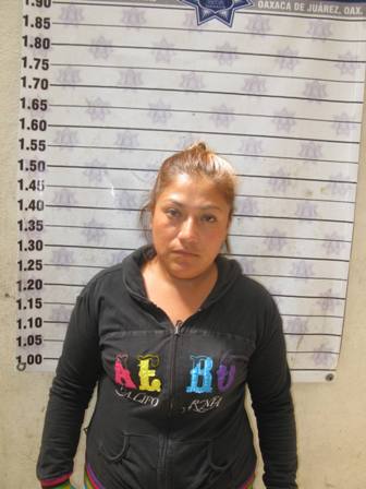 Detienen a mujer acusada del robo de ropa usada para dama