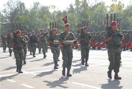 Pasa revista personal que participará en Desfile Cívico-Militar del 16 de Septiembre