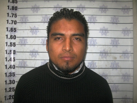 Tres ladrones de autoestéreos que operaban en un tax, detenidos