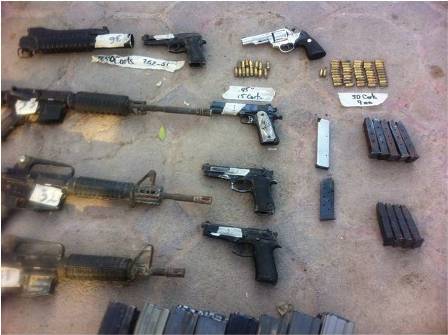 En dos eventos diferentes, personal militar decomisó armamento y vehículos en Coahuila