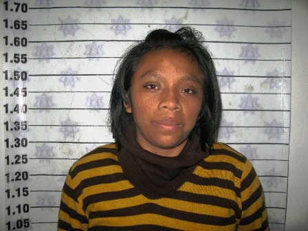 Apresan mujer, por robo de zapatos en supermercado