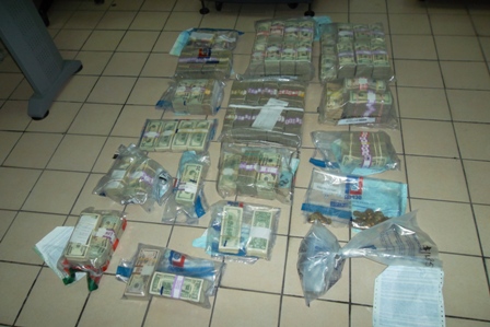 Aseguran más de 900 mil dólares americanos en la Garita Internacional de Otay, Tijuana, BC