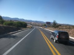 Bloquean autopista Oaxaca – México indígenas mixtecos, demandan atención ante hundimiento de sus pueblos