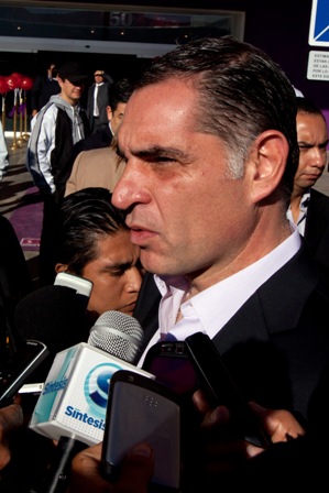Apoya Gobierno a víctimas y empresas afectadas por conflicto social del 2006: Cué
