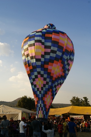 Fortalecen riqueza cultural de la ciudad de México con concurso de globos y faroles