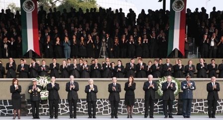 Pájaros alambreados  /  ¿Qué sigue…?