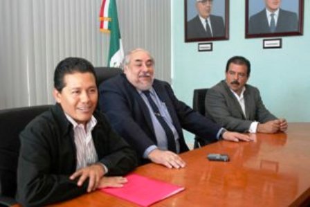 OFRECIÓ RECTOR RAFAEL TORRES UNIVERSIDAD A ULISES POR POSICIÓN, DE GANAR EVIEL PÉREZ