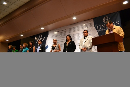 Nunca dejar que la pasividad los derrote, pide rector a estudiantes de la UNIVAS