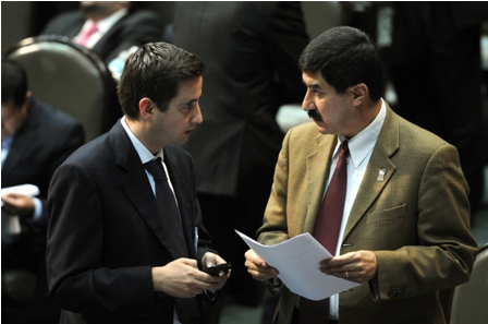 Logra Javier Corral restitución de mil millones de pesos al presupuesto del IFE