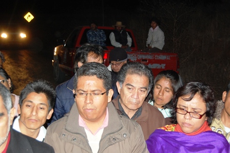 El gobierno Oaxaca cierra el paso a desplazados triquis, en su retorno a San Juan Copala