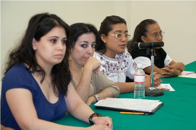 Analizan situación laboral de las trabajadoras; formulan propuestas para acceder a mejores condiciones de trabajo