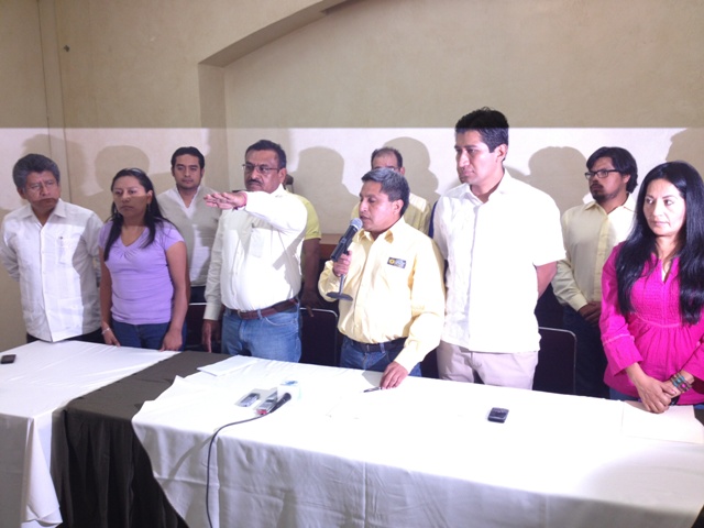 Renuncia Diputado Carlos Martínez al PRI y se suma al PRD; proyecto de Peña Nieto representa una regresión histórica, dice