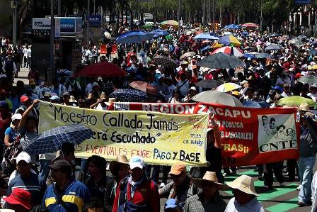 Piden a maestros de Oaxaca, Michoacán y Guerrero ser respetuosos de la vida pública del DF