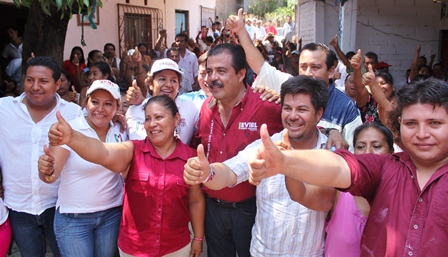 “Déjame escucharte porque quiero ser tú voz en el Senado”: EPM a pochutlecos