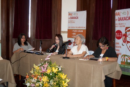 Académicas analizan situación de la mujer en la democracia