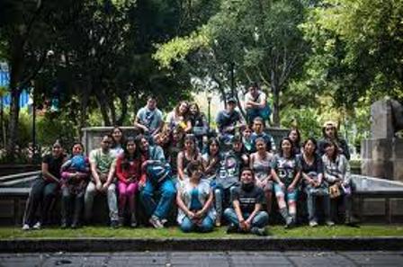 Recorren jóvenes capitalinos las calles para captar las “memorias de tu ciudad”