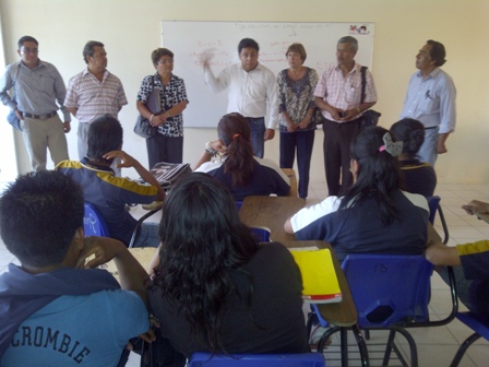 Registra Paul Lara Navarrete candidatura para la dirección de la prepa 7 de la UABJO