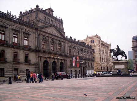 Deja enfrentamiento 19 lesionados leves y 18 detenidos enfrentamiento en el DF