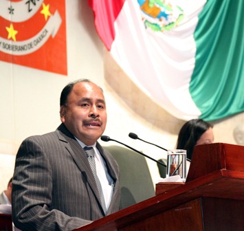 Eliminar sistema discriminatorio contra indígenas: Héctor Lorenzo