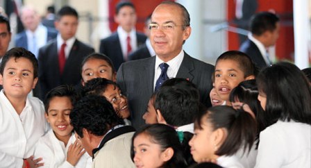 ENLACE evalúa eficacia de maestros y conocimiento de alumnos: FCH