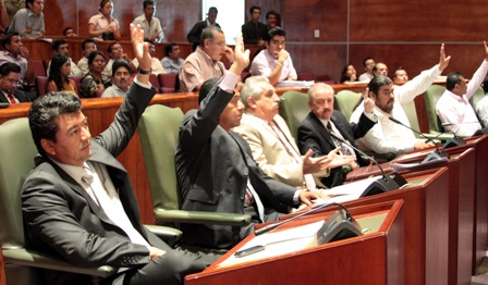 Piden diputados a gobiernos federal y estatal beneficios fiscales y apoyo a productores y empresarios afectados por huracán