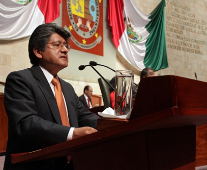 Propone Neri que el Ejecutivo presente el paquete fiscal el 25 de noviembre