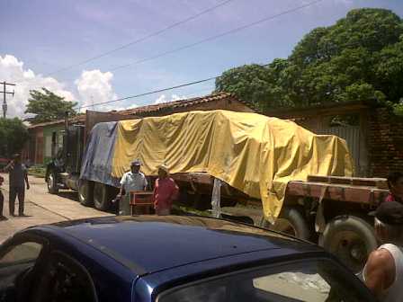 Evitan militantes del PRD cambio del voto por cemento