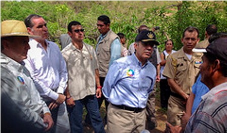 Comprometen gobiernos federal y de Oaxaca apoyo total a población damnificada por huracán “Carlotta”