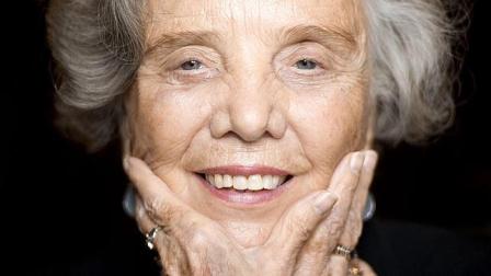 Vagón “Elena Poniatowska”, ejemplo de cómo la ciudad se apropia de su metro: Ebrard