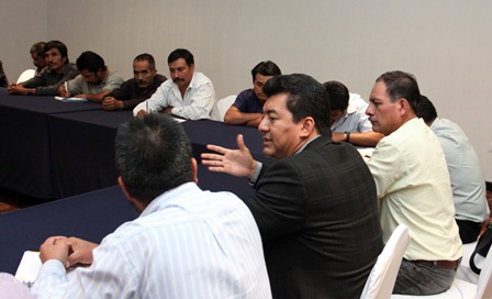 Media Congreso del Estado en solución del conflicto político en Textitlán