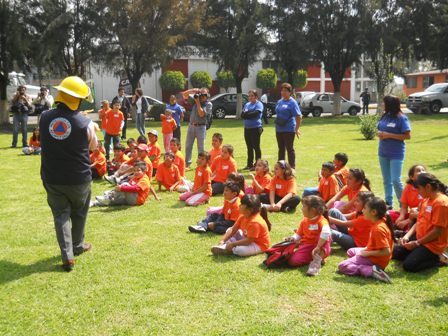 Inicia tercer curso de verano de protección civil para niños en el DF