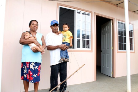 Anuncian nueva estrategia para concluir dos mil 612 viviendas en solo tres meses en la Costa
