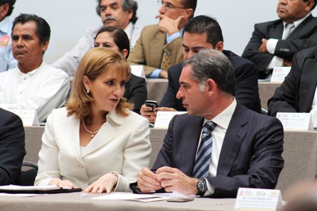 Firman Gloria Guevara y Gabino Cué Acuerdo Nacional por el Turismo