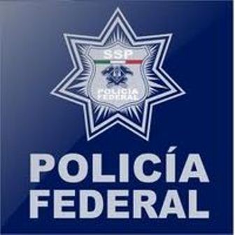 Libera policía federal a persona plagiada encerrada en la cajuela de un automóvil