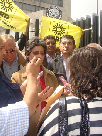 PRD se planta en FEPADE, para que PGR realice pruebas periciales en boletas electorales