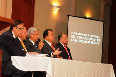 Defensa de la Democracia y Dignidad de México por vía pacífica, sin caer provocación: AMLO