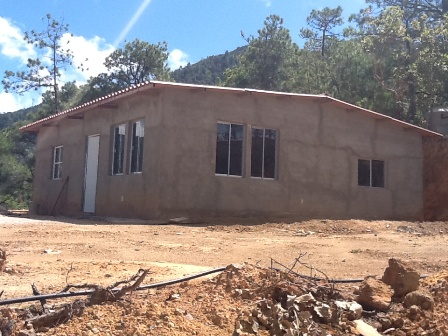 Supervisan reconstrucción de viviendas afectadas por lluvias en 2010 en la Sierra Norte