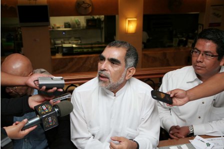 Sin fundamento toma de instalaciones de la Dirección General del CECyTEO: Martínez Vázquez