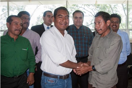 Firman Santiago Amoltepec y Santa María Zaniza “Acuerdo de Paz y No Agresión”