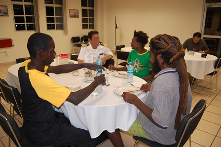 Marina rescata pescadores jamaiquinos, con dos semanas a la deriva en la mar